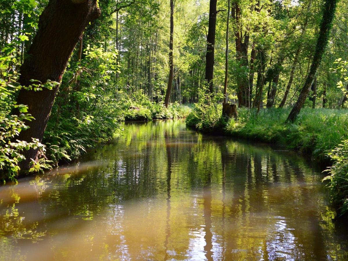 ホテル Am Waldrand Spreewald ブルク エクステリア 写真